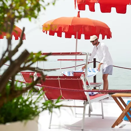 Maximilian 公寓式酒店