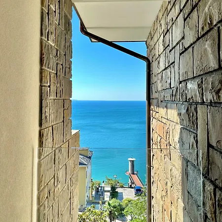 Maximilian מלון דירות