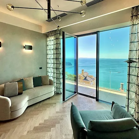 מלון דירות Maximilian 4*