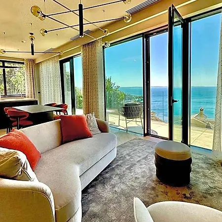 Maximilian Aparthotel 4*