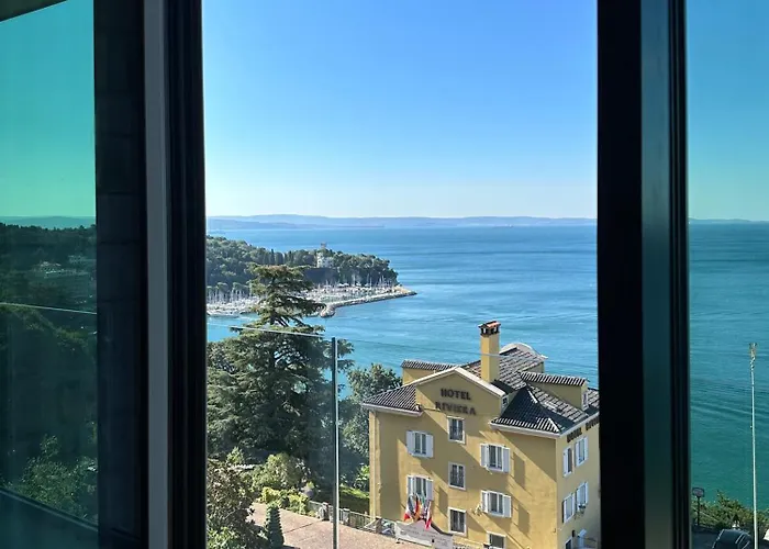 Maximilian Aparthotel 4*