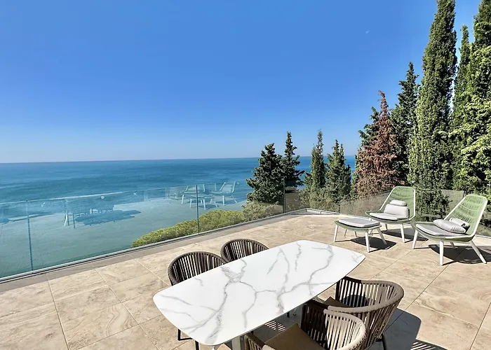 Aparthotel Maximilian 4*